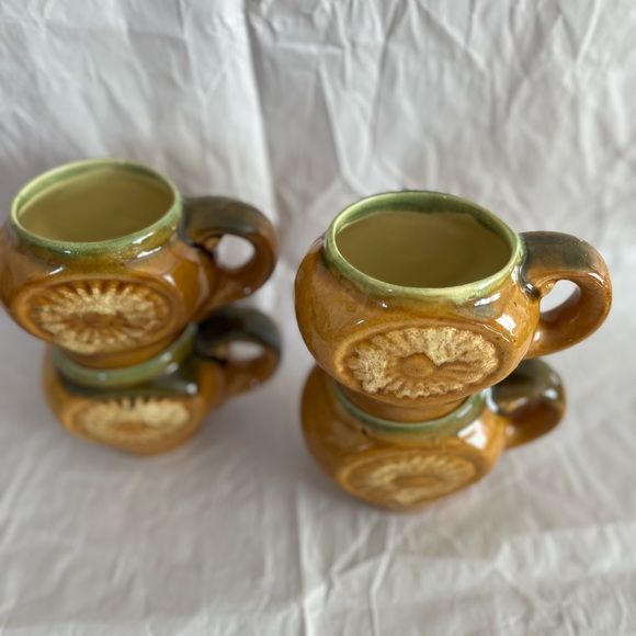 set of four vintage funky mugs - Picture 3 of 8